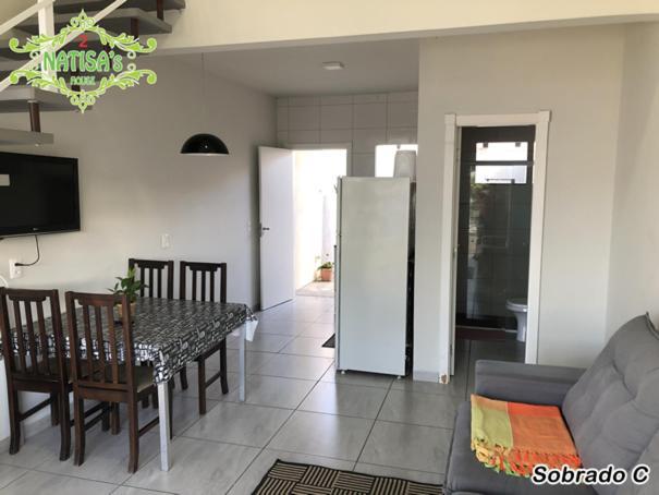 Sobrados Aconchegante Com Piscina "Natisashouse" Villa Бомбиняс Екстериор снимка