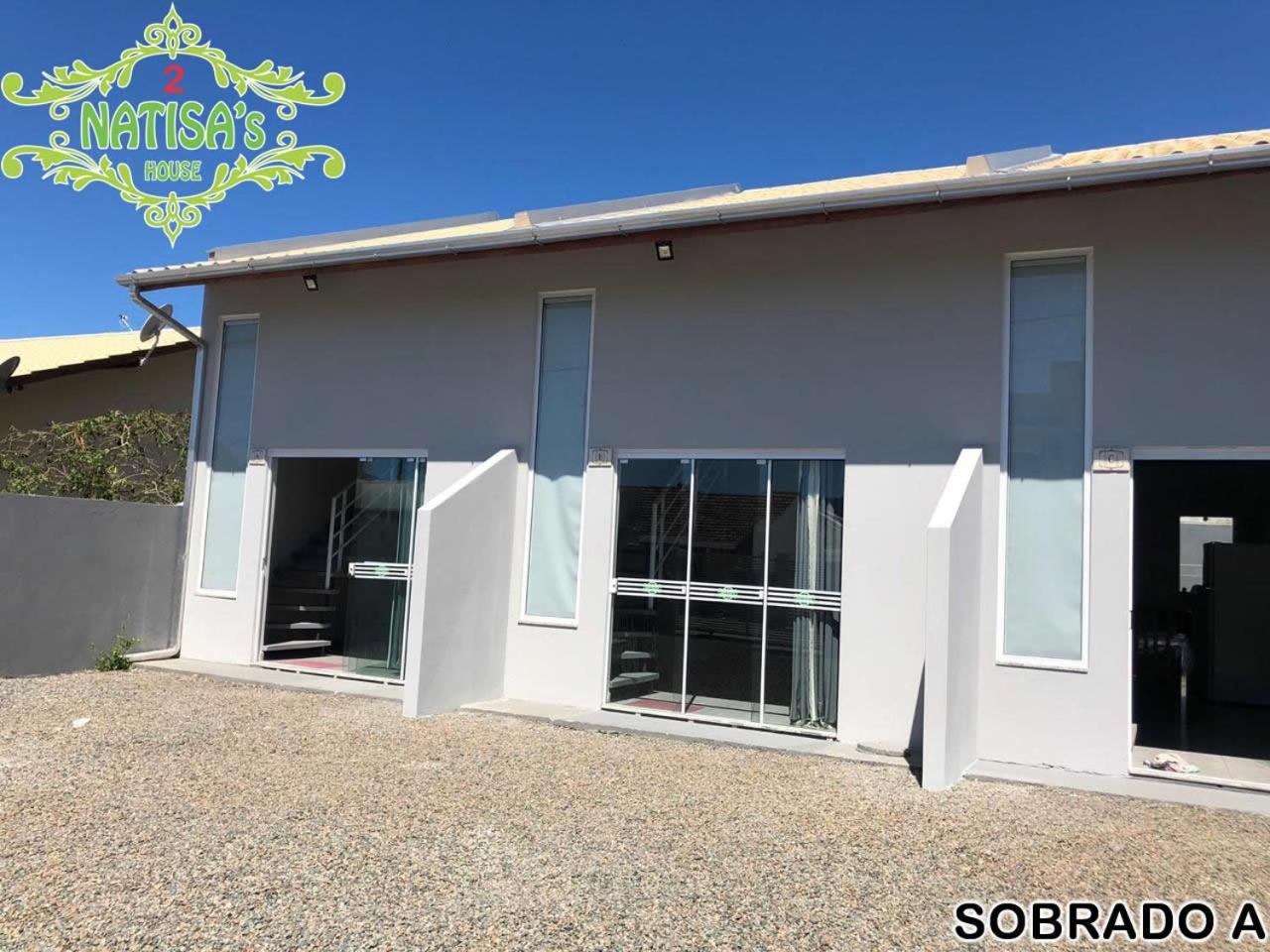 Sobrados Aconchegante Com Piscina "Natisashouse" Villa Бомбиняс Екстериор снимка